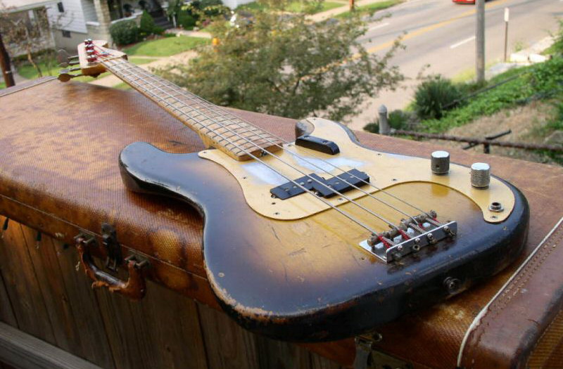 Fender Precision Bass 1958 Vintage Guitar 3.jpg